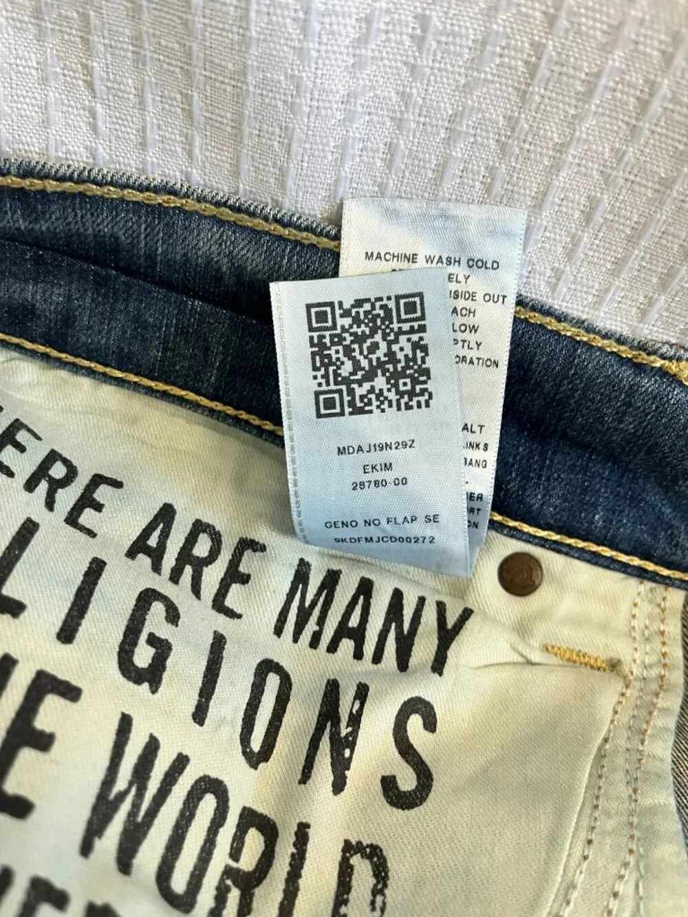 Vintage True Religion Straight-Leg Distressed Jeans size 42